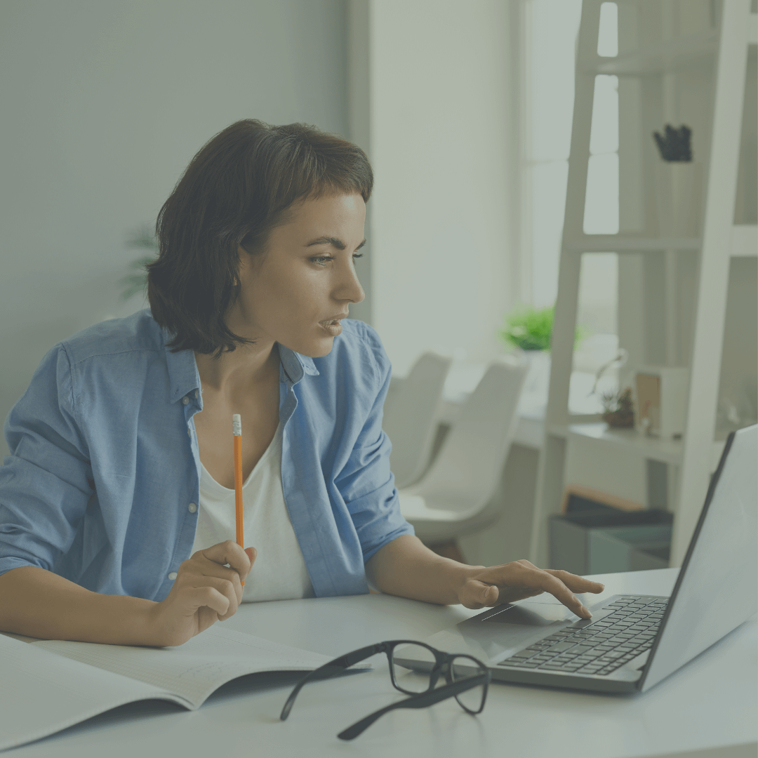 Cursos de inglês, espanhol e francês